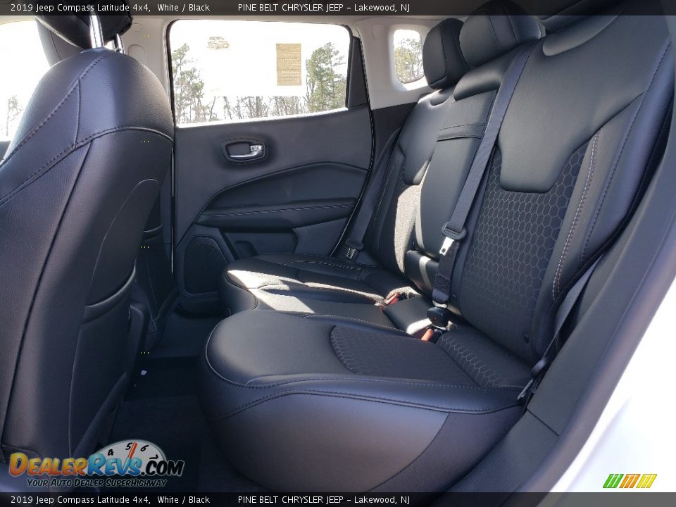2019 Jeep Compass Latitude 4x4 White / Black Photo #10