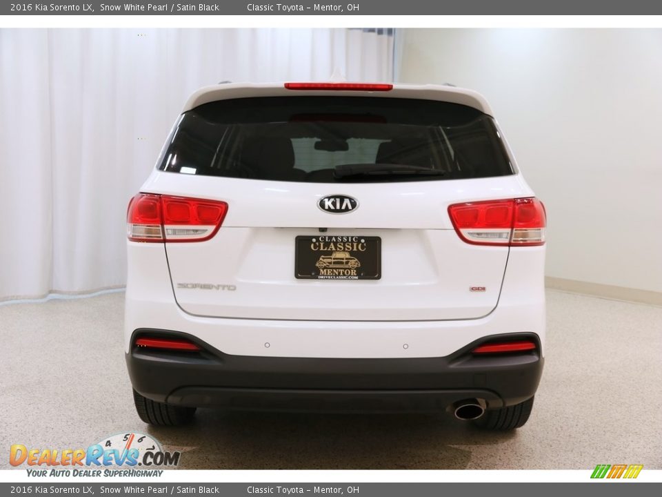 2016 Kia Sorento LX Snow White Pearl / Satin Black Photo #18