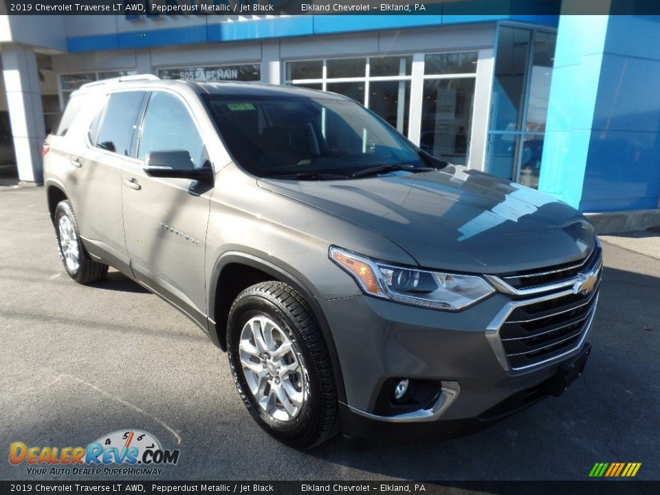 2019 Chevrolet Traverse LT AWD Pepperdust Metallic / Jet Black Photo #1