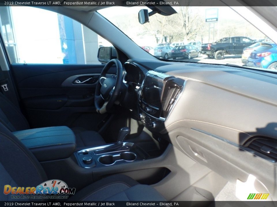 2019 Chevrolet Traverse LT AWD Pepperdust Metallic / Jet Black Photo #12