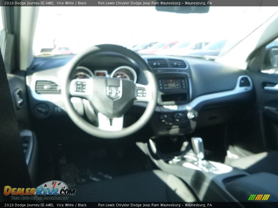 2019 Dodge Journey SE AWD Vice White / Black Photo #12