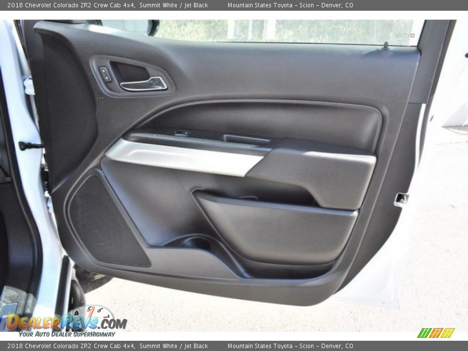 Door Panel of 2018 Chevrolet Colorado ZR2 Crew Cab 4x4 Photo #25