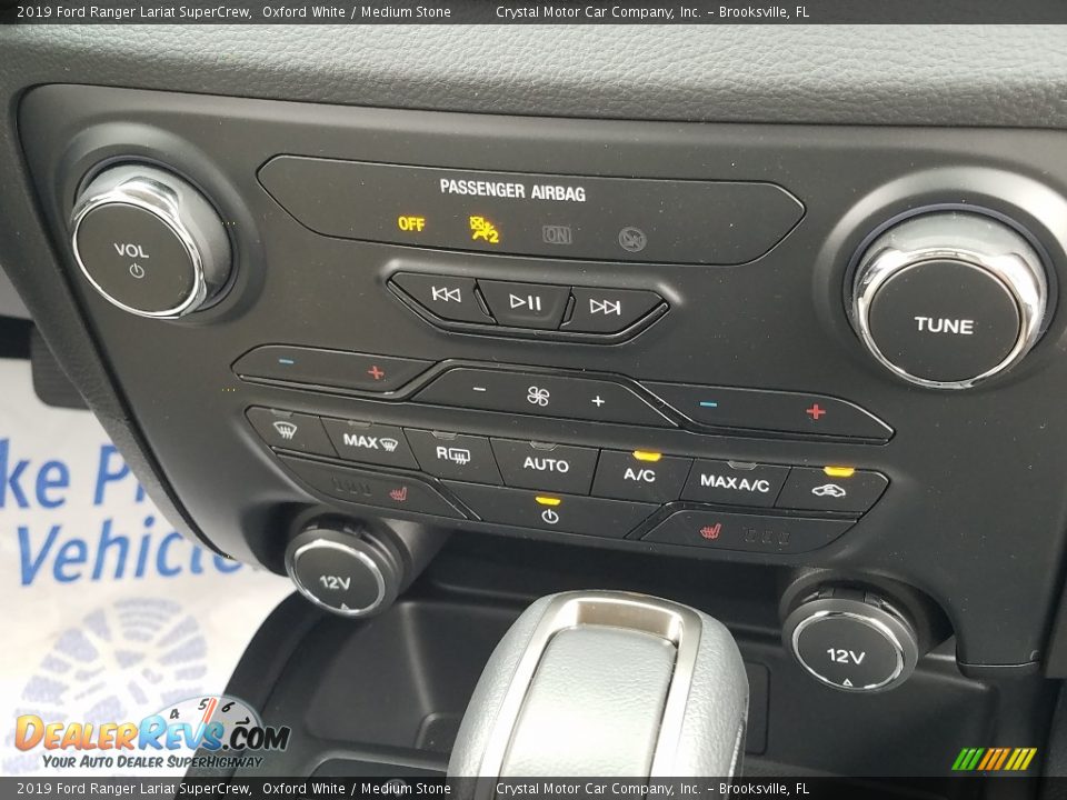 Controls of 2019 Ford Ranger Lariat SuperCrew Photo #16