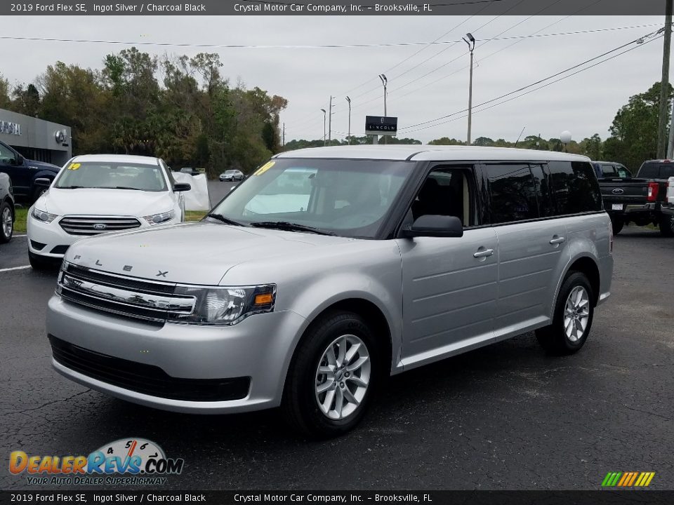 Front 3/4 View of 2019 Ford Flex SE Photo #1