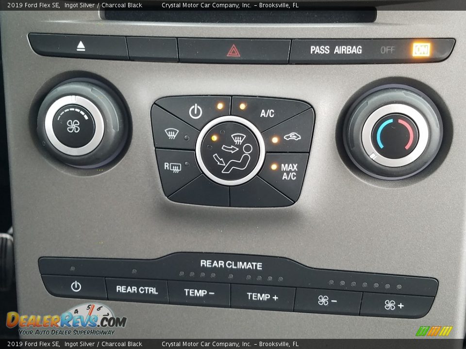 Controls of 2019 Ford Flex SE Photo #17