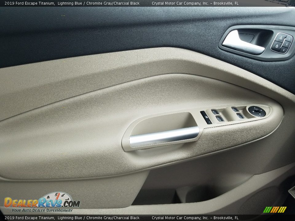 Door Panel of 2019 Ford Escape Titanium Photo #17