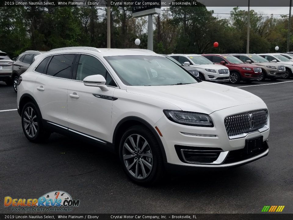 Front 3/4 View of 2019 Lincoln Nautilus Select Photo #7