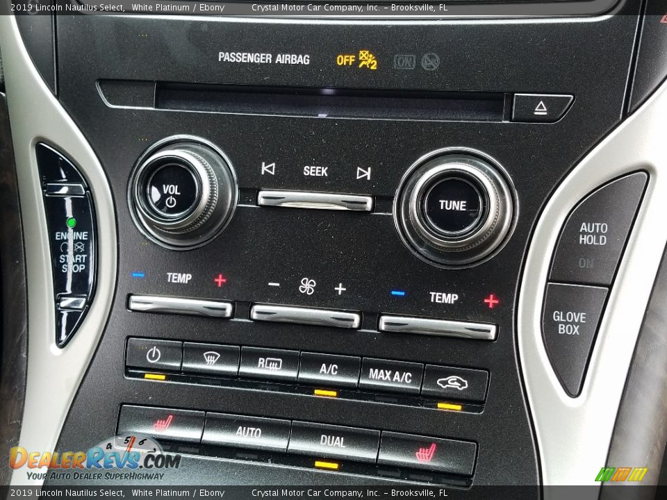 Controls of 2019 Lincoln Nautilus Select Photo #16