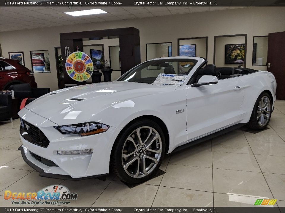 Front 3/4 View of 2019 Ford Mustang GT Premium Convertible Photo #1