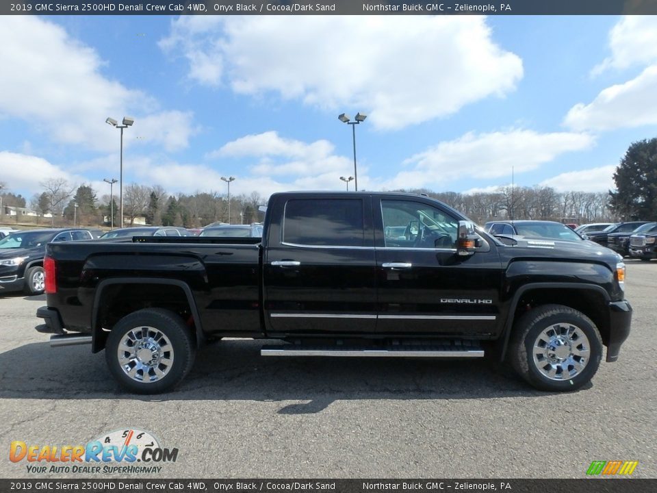 2019 GMC Sierra 2500HD Denali Crew Cab 4WD Onyx Black / Cocoa/Dark Sand Photo #4