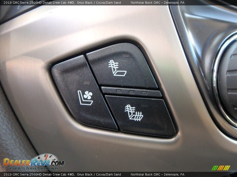 2019 GMC Sierra 2500HD Denali Crew Cab 4WD Onyx Black / Cocoa/Dark Sand Photo #20