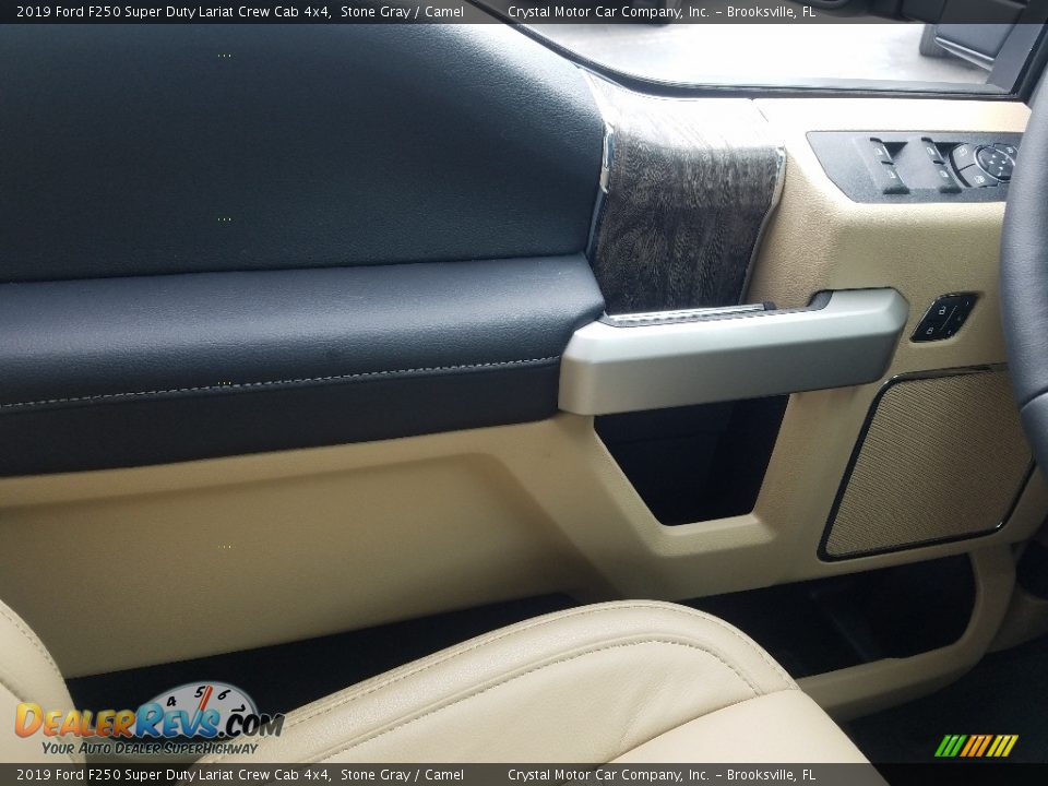 2019 Ford F250 Super Duty Lariat Crew Cab 4x4 Stone Gray / Camel Photo #17