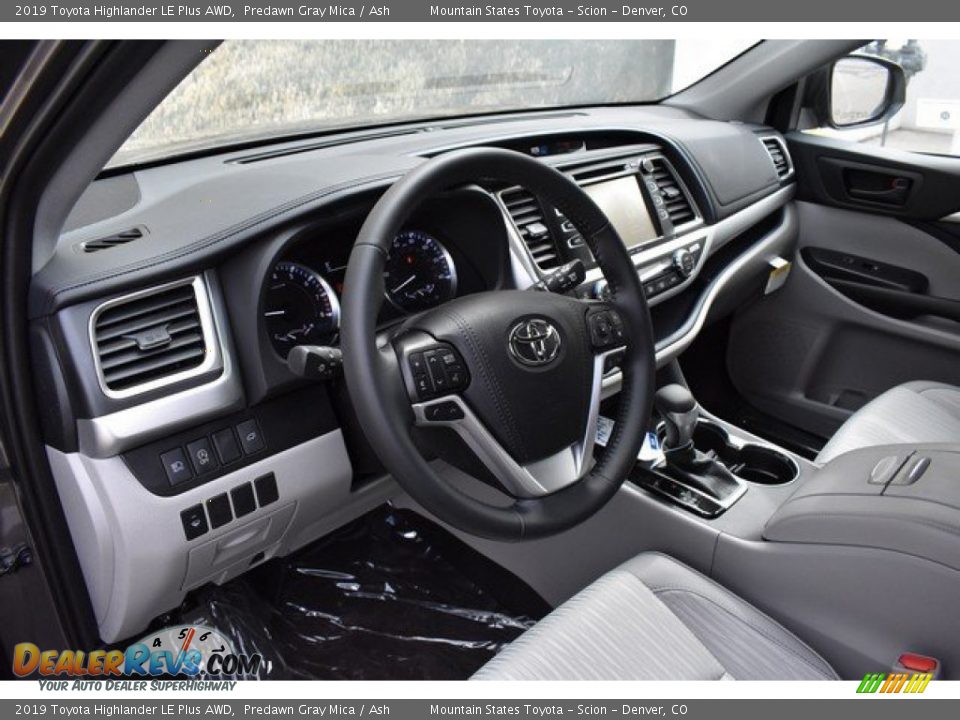 2019 Toyota Highlander LE Plus AWD Predawn Gray Mica / Ash Photo #5