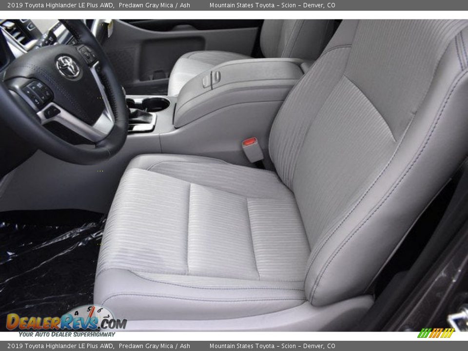 2019 Toyota Highlander LE Plus AWD Predawn Gray Mica / Ash Photo #6