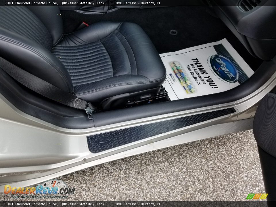 2001 Chevrolet Corvette Coupe Quicksilver Metallic / Black Photo #16