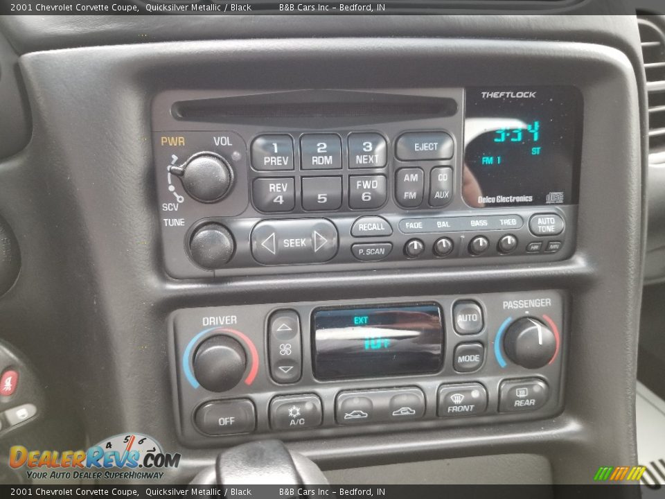 2001 Chevrolet Corvette Coupe Quicksilver Metallic / Black Photo #18