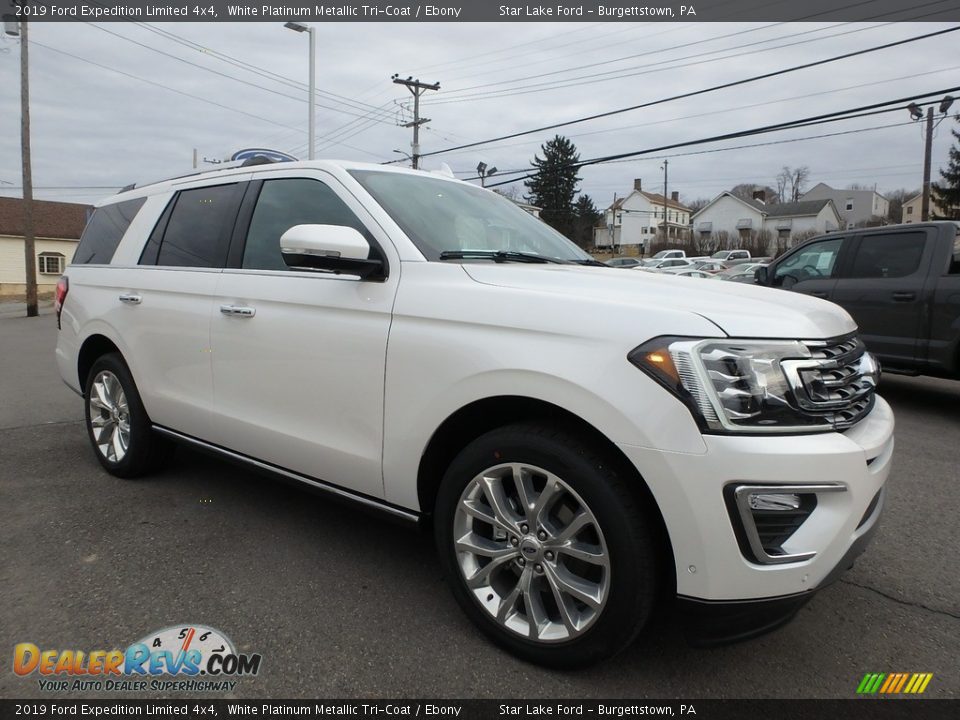 Front 3/4 View of 2019 Ford Expedition Limited 4x4 Photo #3