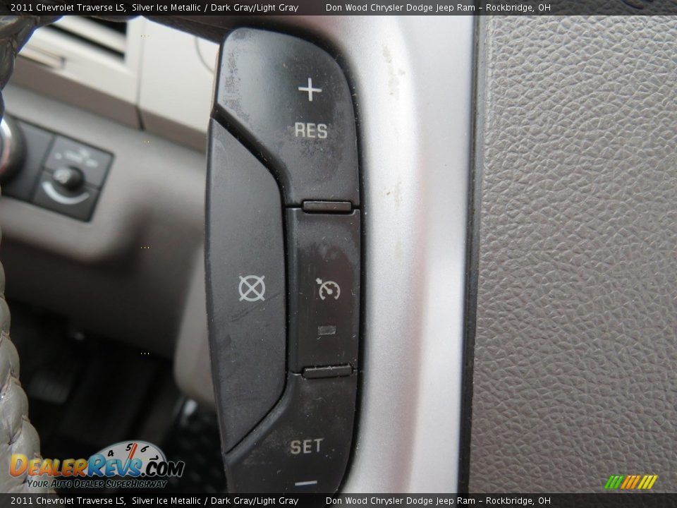 2011 Chevrolet Traverse LS Silver Ice Metallic / Dark Gray/Light Gray Photo #22