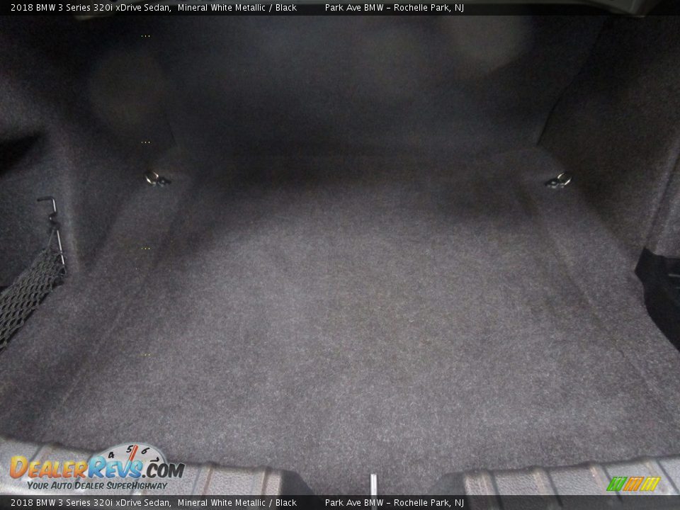 2018 BMW 3 Series 320i xDrive Sedan Mineral White Metallic / Black Photo #15