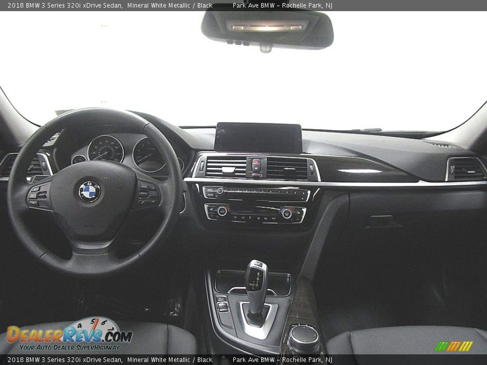 2018 BMW 3 Series 320i xDrive Sedan Mineral White Metallic / Black Photo #17