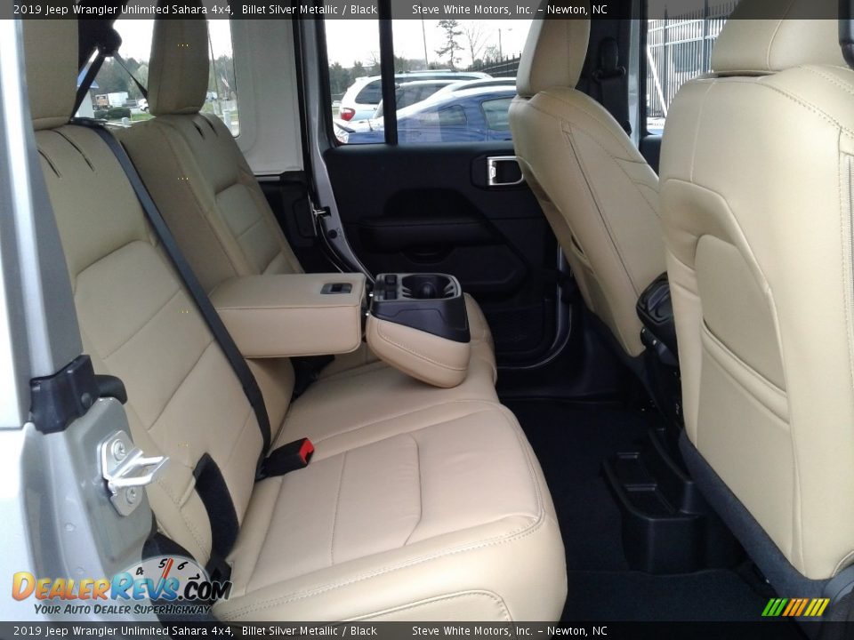 2019 Jeep Wrangler Unlimited Sahara 4x4 Billet Silver Metallic / Black Photo #14