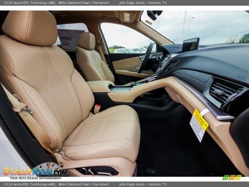2019 Acura RDX Technology AWD White Diamond Pearl / Parchment Photo #23