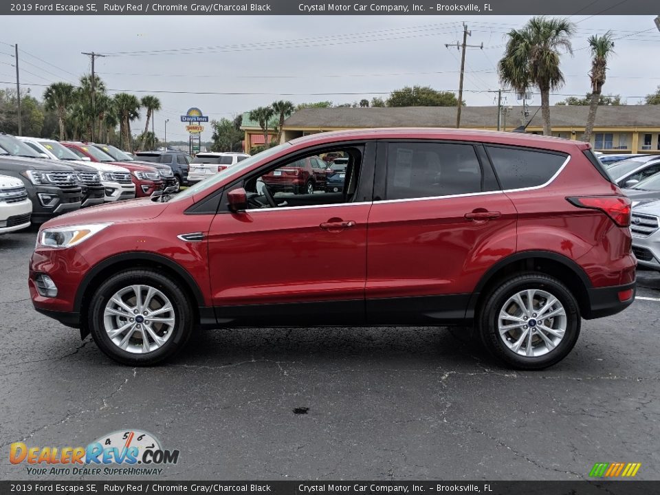 2019 Ford Escape SE Ruby Red / Chromite Gray/Charcoal Black Photo #2