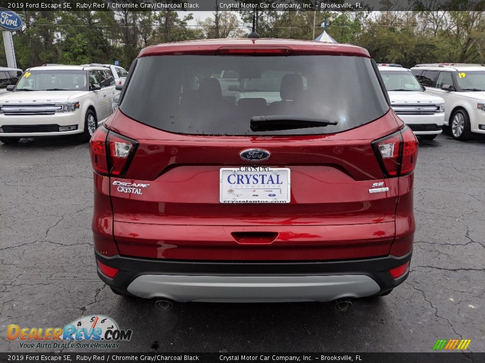 2019 Ford Escape SE Ruby Red / Chromite Gray/Charcoal Black Photo #4
