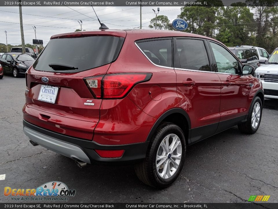 2019 Ford Escape SE Ruby Red / Chromite Gray/Charcoal Black Photo #5