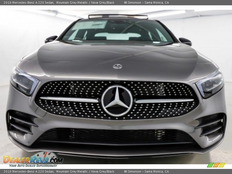 2019 Mercedes-Benz A 220 Sedan Mountain Grey Metallic / Neva Grey/Black Photo #7