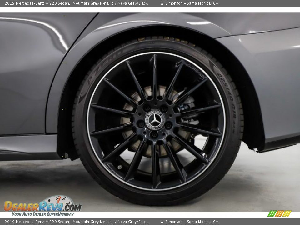 2019 Mercedes-Benz A 220 Sedan Mountain Grey Metallic / Neva Grey/Black Photo #8