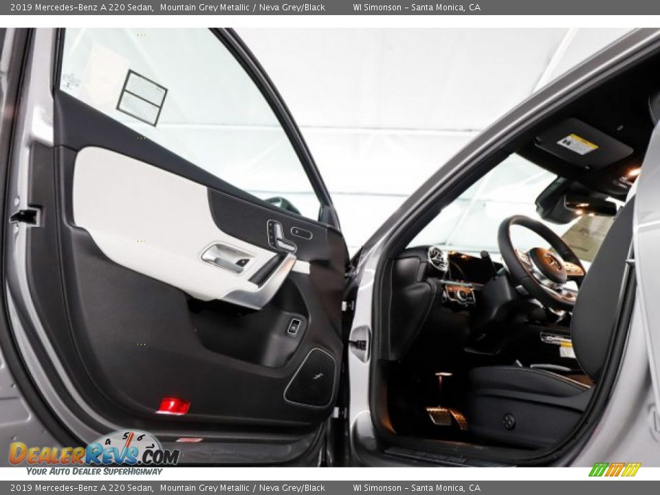 2019 Mercedes-Benz A 220 Sedan Mountain Grey Metallic / Neva Grey/Black Photo #9