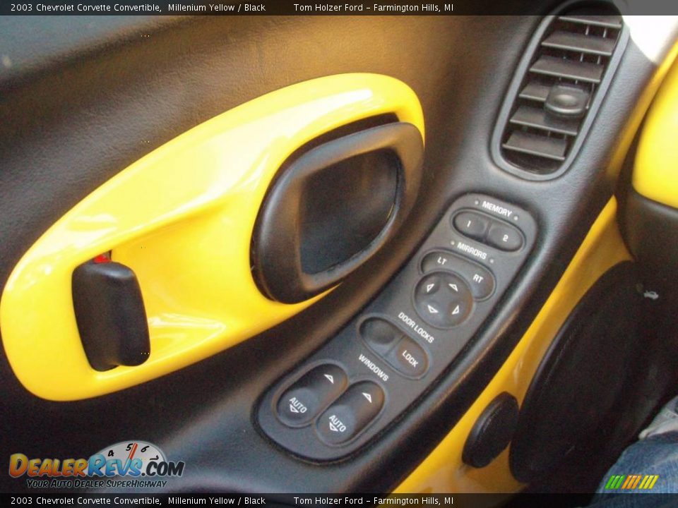 2003 Chevrolet Corvette Convertible Millenium Yellow / Black Photo #12