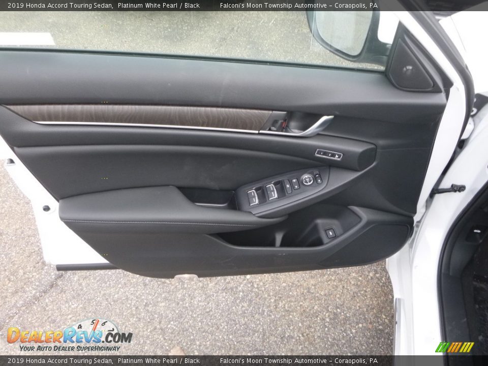 2019 Honda Accord Touring Sedan Platinum White Pearl / Black Photo #11