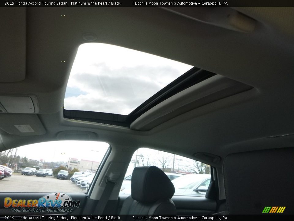 2019 Honda Accord Touring Sedan Platinum White Pearl / Black Photo #13
