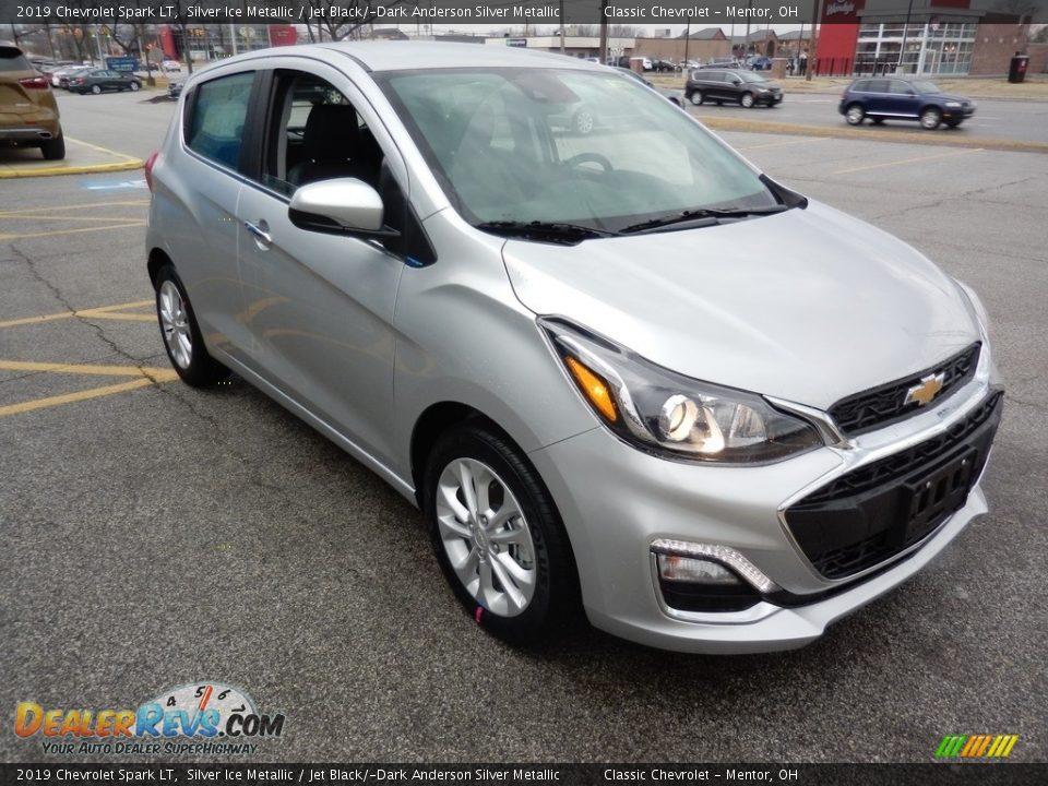 Front 3/4 View of 2019 Chevrolet Spark LT Photo #3