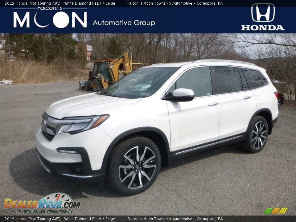 2019 Honda Pilot Touring AWD White Diamond Pearl / Beige Photo #1