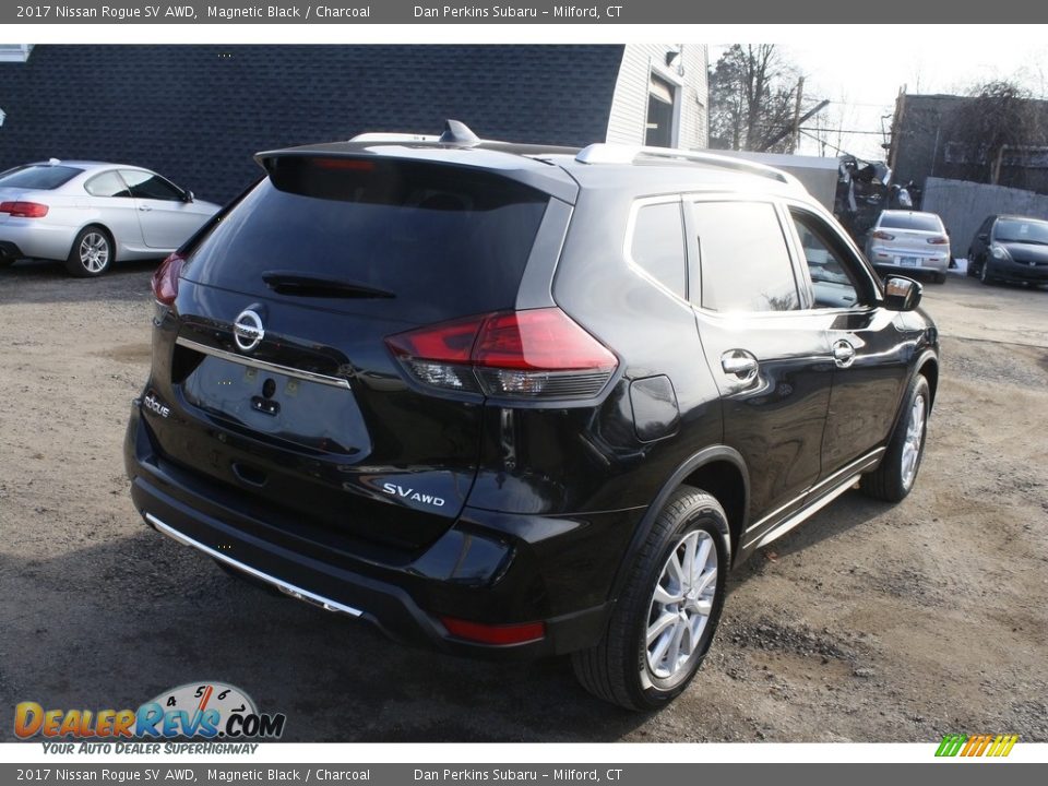 2017 Nissan Rogue SV AWD Magnetic Black / Charcoal Photo #5