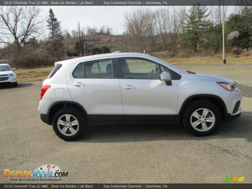 2019 Chevrolet Trax LS AWD Silver Ice Metallic / Jet Black Photo #9
