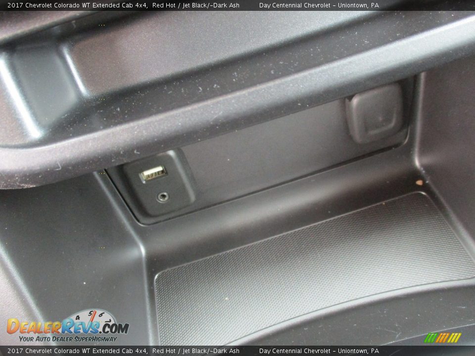 2017 Chevrolet Colorado WT Extended Cab 4x4 Red Hot / Jet Black/­Dark Ash Photo #8