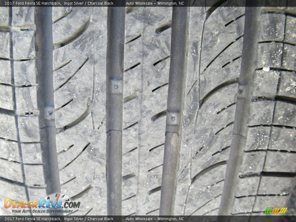 2017 Ford Fiesta SE Hatchback Ingot Silver / Charcoal Black Photo #9