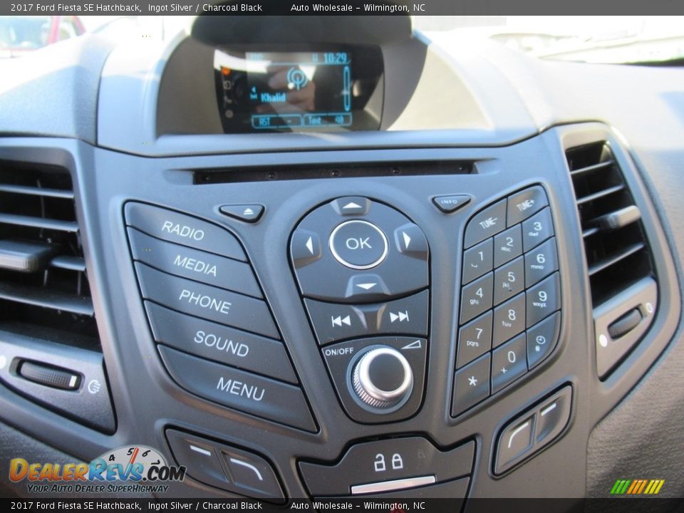 2017 Ford Fiesta SE Hatchback Ingot Silver / Charcoal Black Photo #18