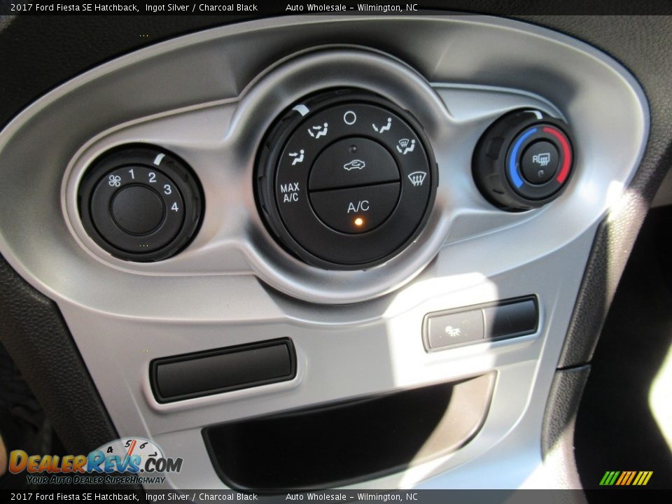 2017 Ford Fiesta SE Hatchback Ingot Silver / Charcoal Black Photo #19