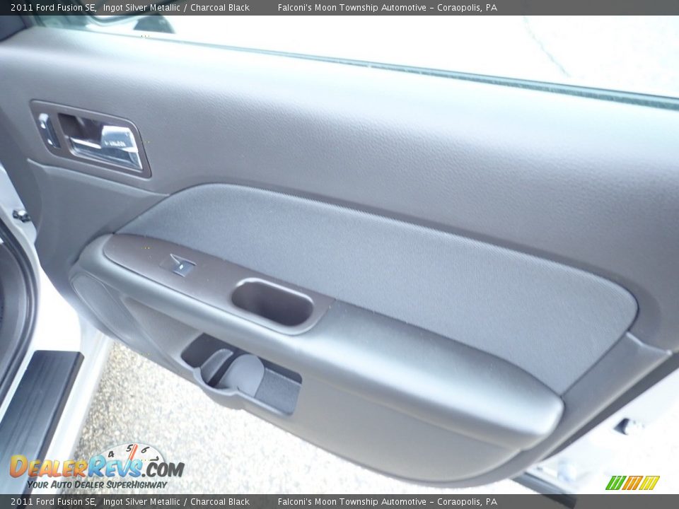 2011 Ford Fusion SE Ingot Silver Metallic / Charcoal Black Photo #12