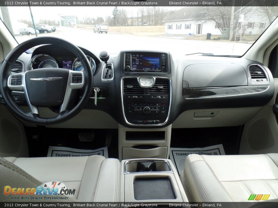 2013 Chrysler Town & Country Touring Brilliant Black Crystal Pearl / Black/Light Graystone Photo #27