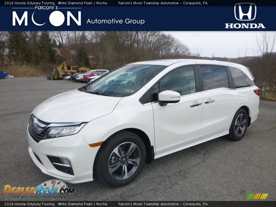 2019 Honda Odyssey Touring White Diamond Pearl / Mocha Photo #1