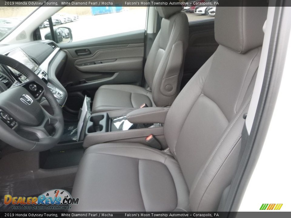 2019 Honda Odyssey Touring White Diamond Pearl / Mocha Photo #8