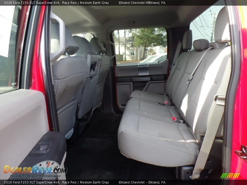 2016 Ford F150 XLT SuperCrew 4x4 Race Red / Medium Earth Gray Photo #30