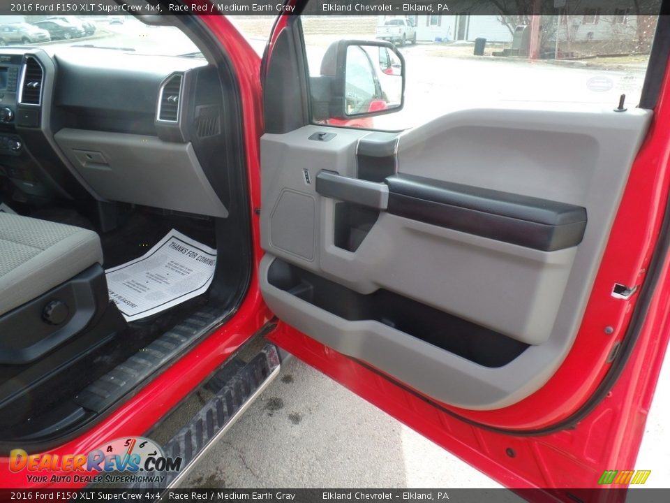 2016 Ford F150 XLT SuperCrew 4x4 Race Red / Medium Earth Gray Photo #34