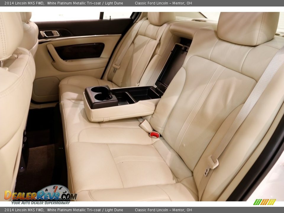 2014 Lincoln MKS FWD White Platinum Metallic Tri-coat / Light Dune Photo #22